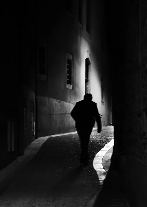Urrutia, Adolfo: Nachtsilhouette