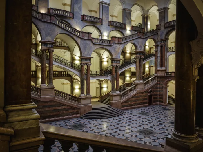 Jansen, Arne: Cortile di luce e pietra