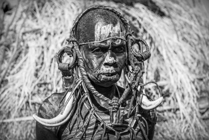 Yosifov, Svetlin: Mursi old woman face