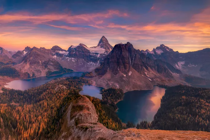 Xu, Mei: Vista panoramica del Mt Assiniboine da Nub Peak al tramonto