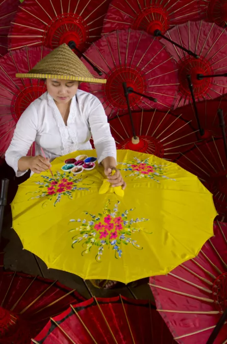 Aditya, Rawisyah: Peindre le parapluie