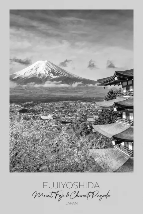 Viola, Melanie: A fuoco: Monte Fuji con la pagoda Chureito durante la stagione dei fiori di ciliegio
