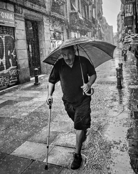 AFIAP, Uhrin Milan: Mann mit Regenschirm