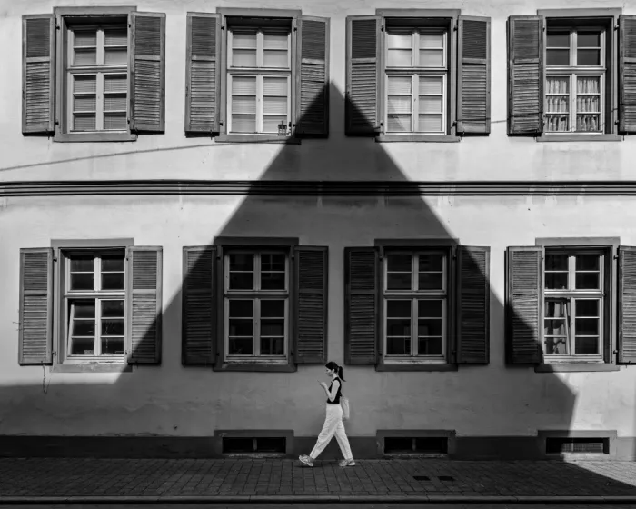 Yamamoto, Eiji: Der Schatten des dreieckigen Daches