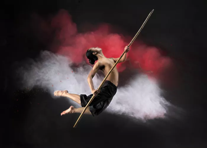 Bunjamin, Antonyus: Salto con Lancia