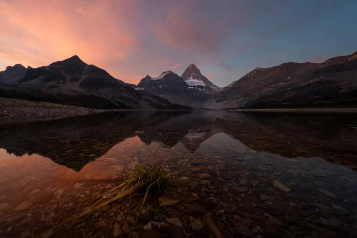 （李永男）, Li Yongnan: Morgen am Mt. Assiniboine