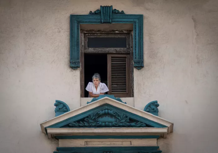 Zhao, Emma: Dame am Fenster