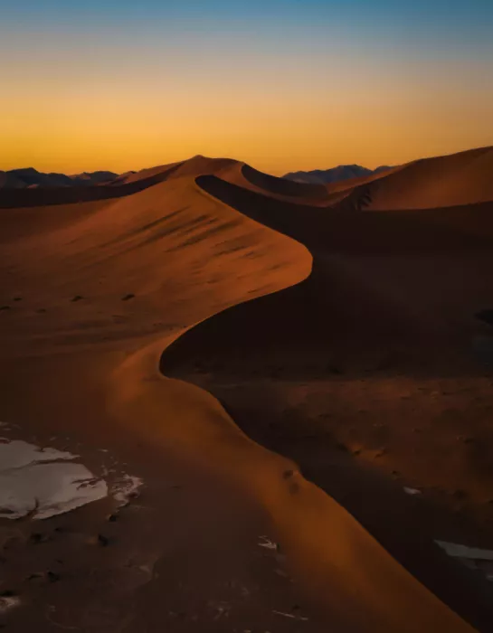 Telhami, Isam: Chemin courbe vers le lever du soleil