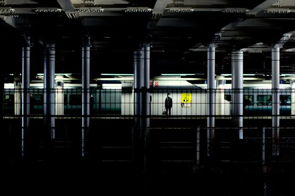 Tomihisa, Kouji: stazione nippori