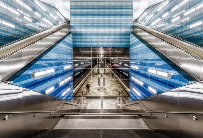 Heggemann, Christiane: Treppen der U-Bahn-Station