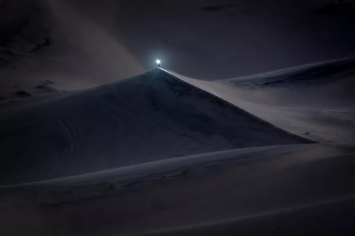 Wu, Yue: Eureka Dunes im Mondlicht