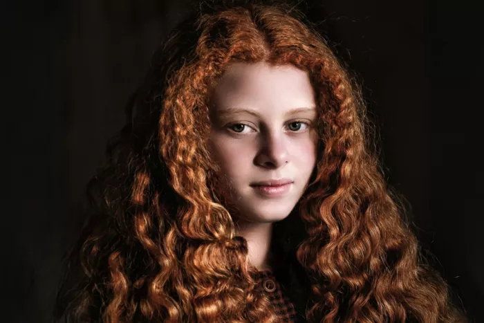 Sefer, Emel: Riccioli rossi