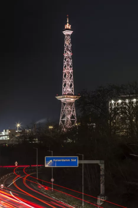 Viola, Melanie: BERLIN Paesaggio notturno della Torre Radio