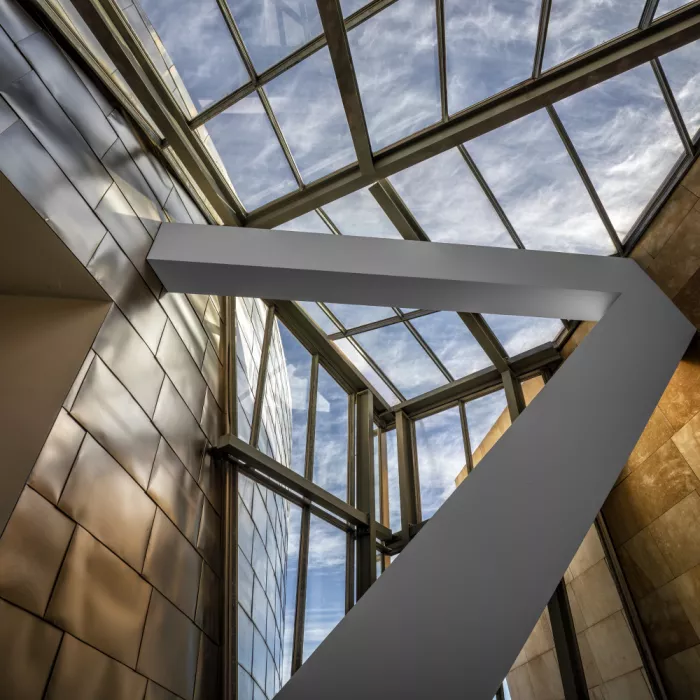 Villalba, Angel: Scatto da bassa angolazione del Guggenheim Bilbao (IV)