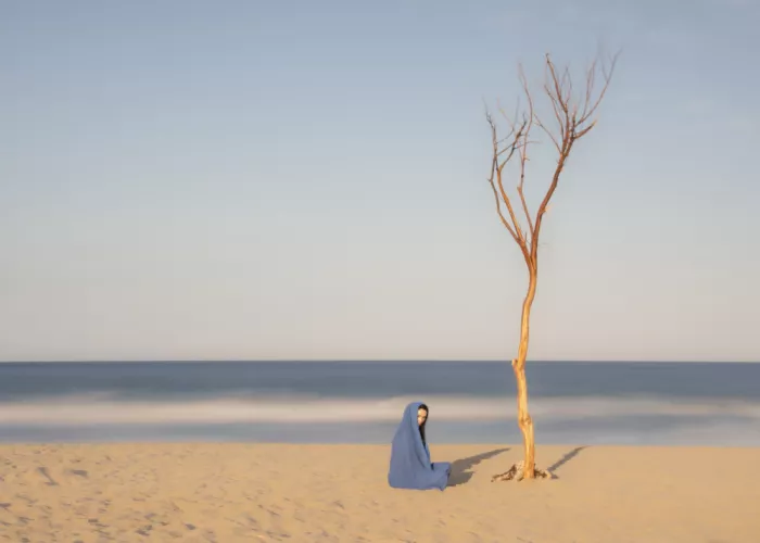 MARTÍNEZ, CARLOS JUAN: Donna in spiaggia (II)
