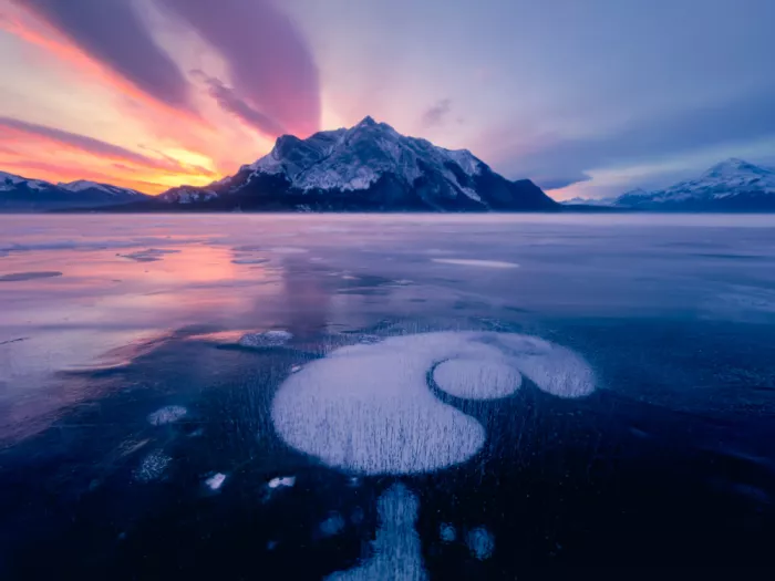 Lipinghu: Ein Wintermorgen am Abraham Lake