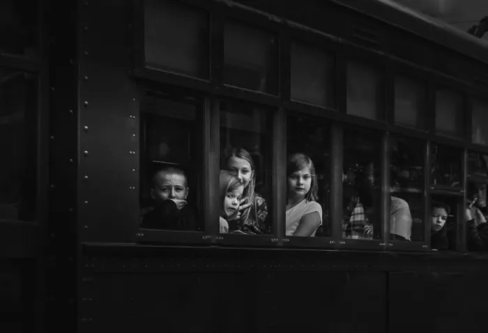 Zhang, Anna: Durch das Busfenster