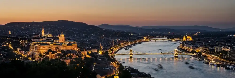 Mørkeberg, D Thomas: Le luci di Budapest