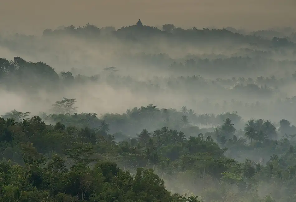 Wrobel, Karsten: Tempio nella nebbia