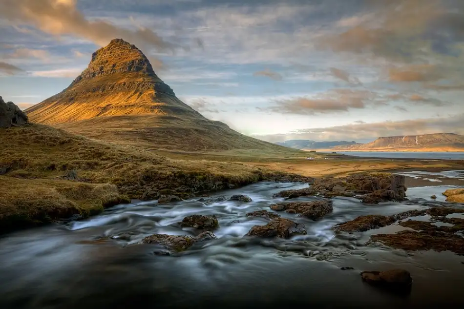 Carozzi, Fiorenzo: KIRKJUFELL