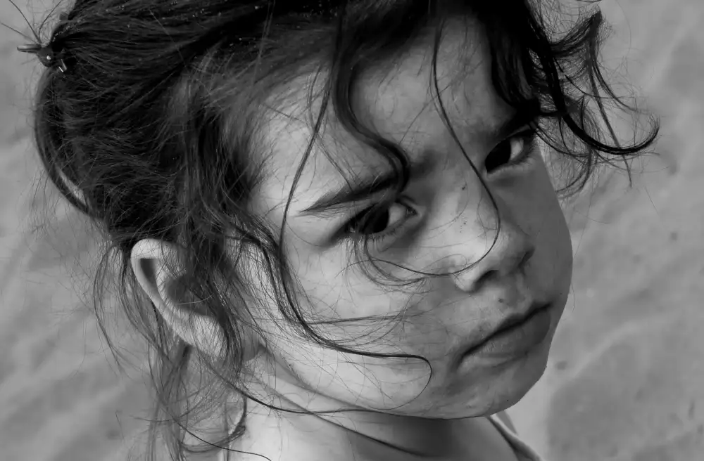 Yvette,,,, Depaepe,,,,: Sono solo una ragazzina triste in un grande mondo