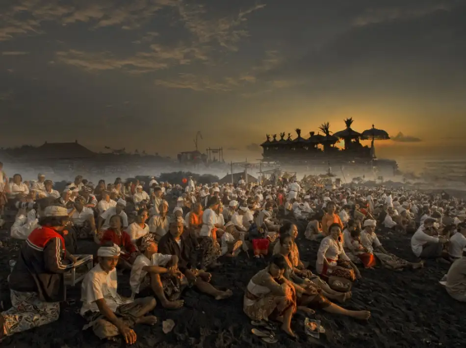 saelanwangsa: Ceremony on the beach
