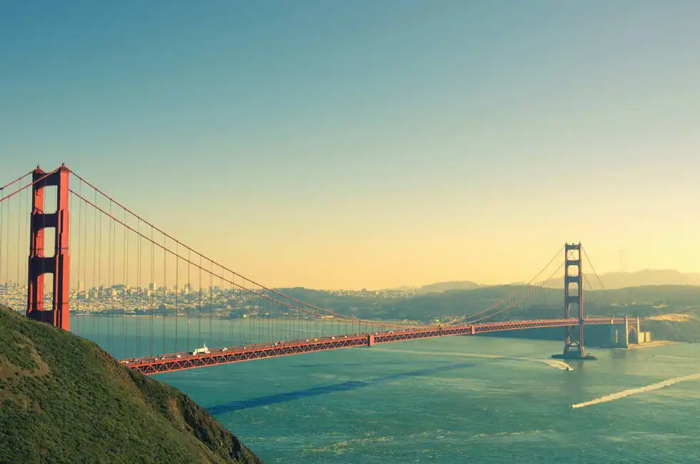 Neznámý: Panoramatický pohled na Golden Gate