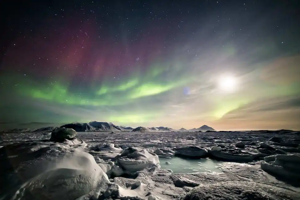 Neznámý: Magická krajina v polární záři