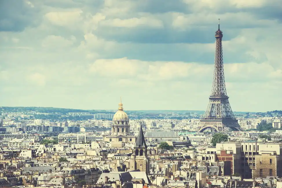 Neznámý: Pohled na Eiffelovu věž, Paříž, Francie