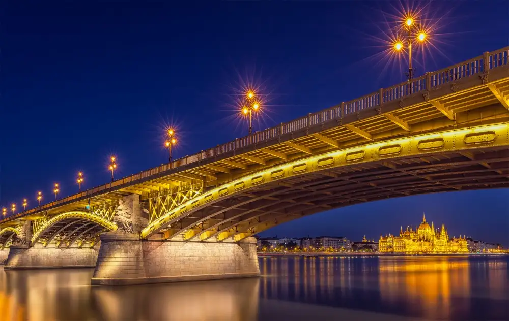 Mørkeberg, D Thomas: Una veduta di Budapest