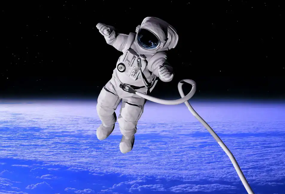 Neznámý: Astronaut na pozadí země