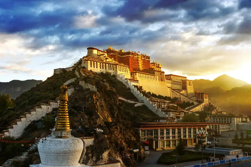 Neznámý: Palác Potala v Tibetu