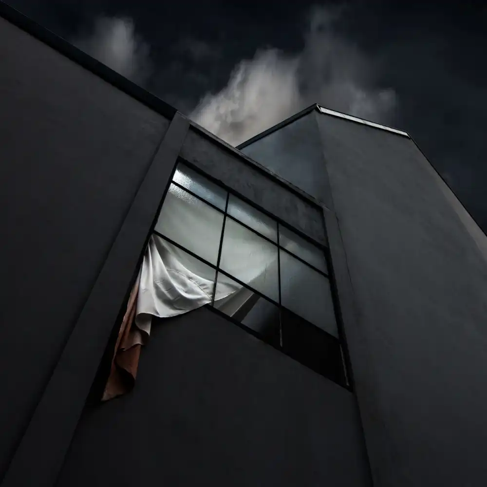 Claes, Gilbert: La vitre cassée