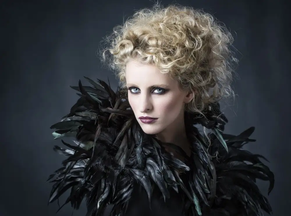 Studio, Catchlight: Fredau à plumes