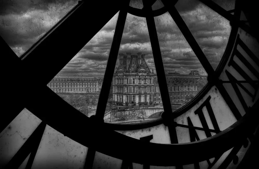 Marcel, Christian: Dietro l'orologio