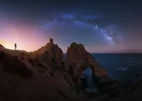 Miguel, Pablo Juan: Mi padre,la torre,el arco y las estrellas.