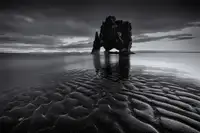 Ding, Sunny: Dawn at Rhino Rock Black-White