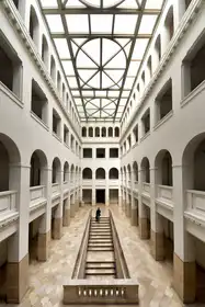 Reichert, Renate: Peter-Behrens-Bau