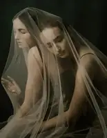 Usmanova, Larisa: Sestry