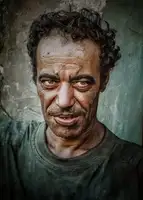 Elsharma, Yasmin: Portrét