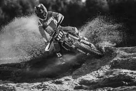 SZABO, ATTILA: Motokros černá A Bílá