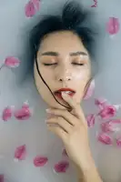 kok, matthew: efemérní žena