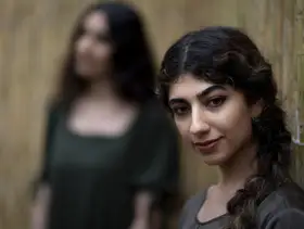 Onur, Enis: Nenápadný společník