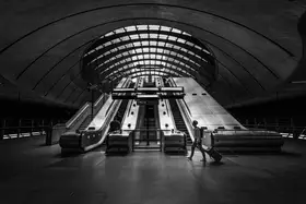 Mathew, Jobin: Stanice Canary Wharf - Londýn