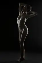 Anh, Nguyen Thu: Nahá žena