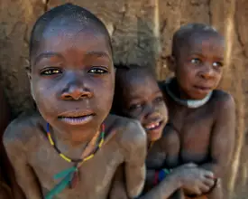 Boyle, Mark: Himba Kids,Namibie