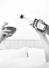 Studio, Pictufy: Aperol V Posteli Zavřít