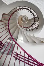 Hara, Tomoshi: červené zábradlí