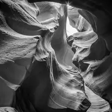 Viola, Melanie: Skalní útvar MONOCHROME ANTELOPE CANYON
