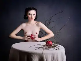 Fira, Alexandra: Zakázané ovoce